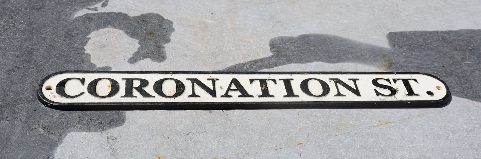 ENAMELLED ?CORONATION STREET? SIGN (1 of 1)