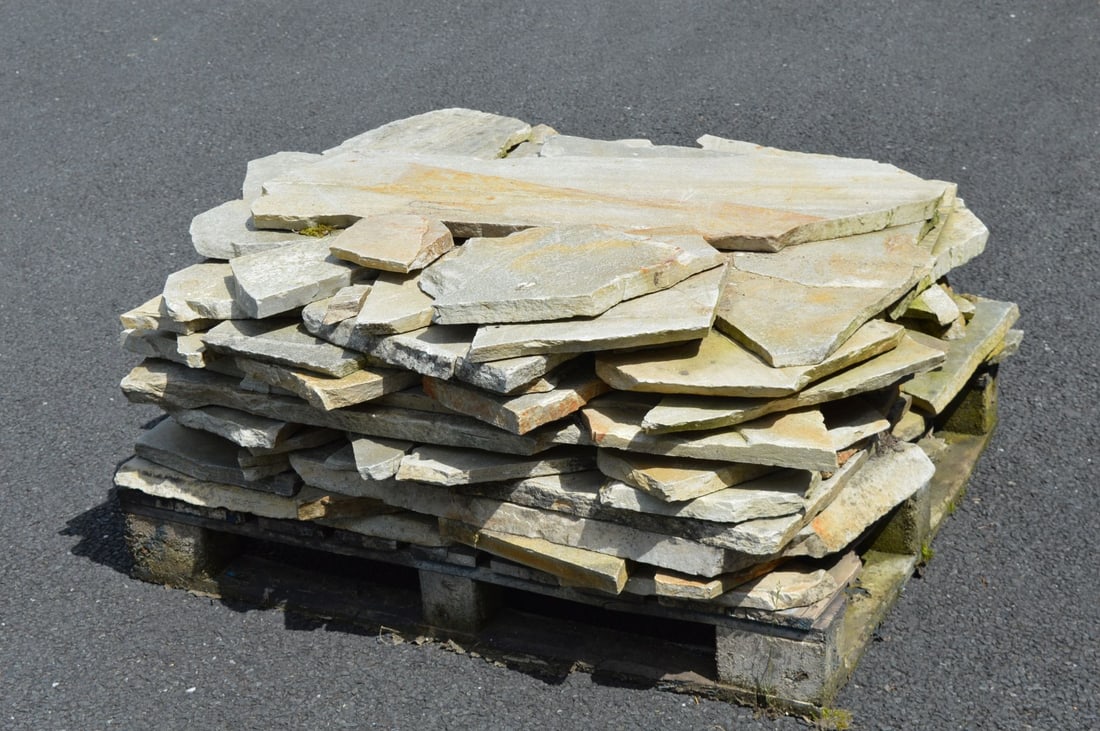 LOT OF FLAGSTONE PAVING (1 of 2)