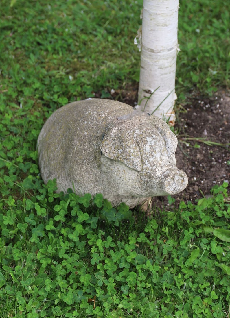 COMPOSITE STONE PIG GARDEN ORNAMENT (1 of 2)