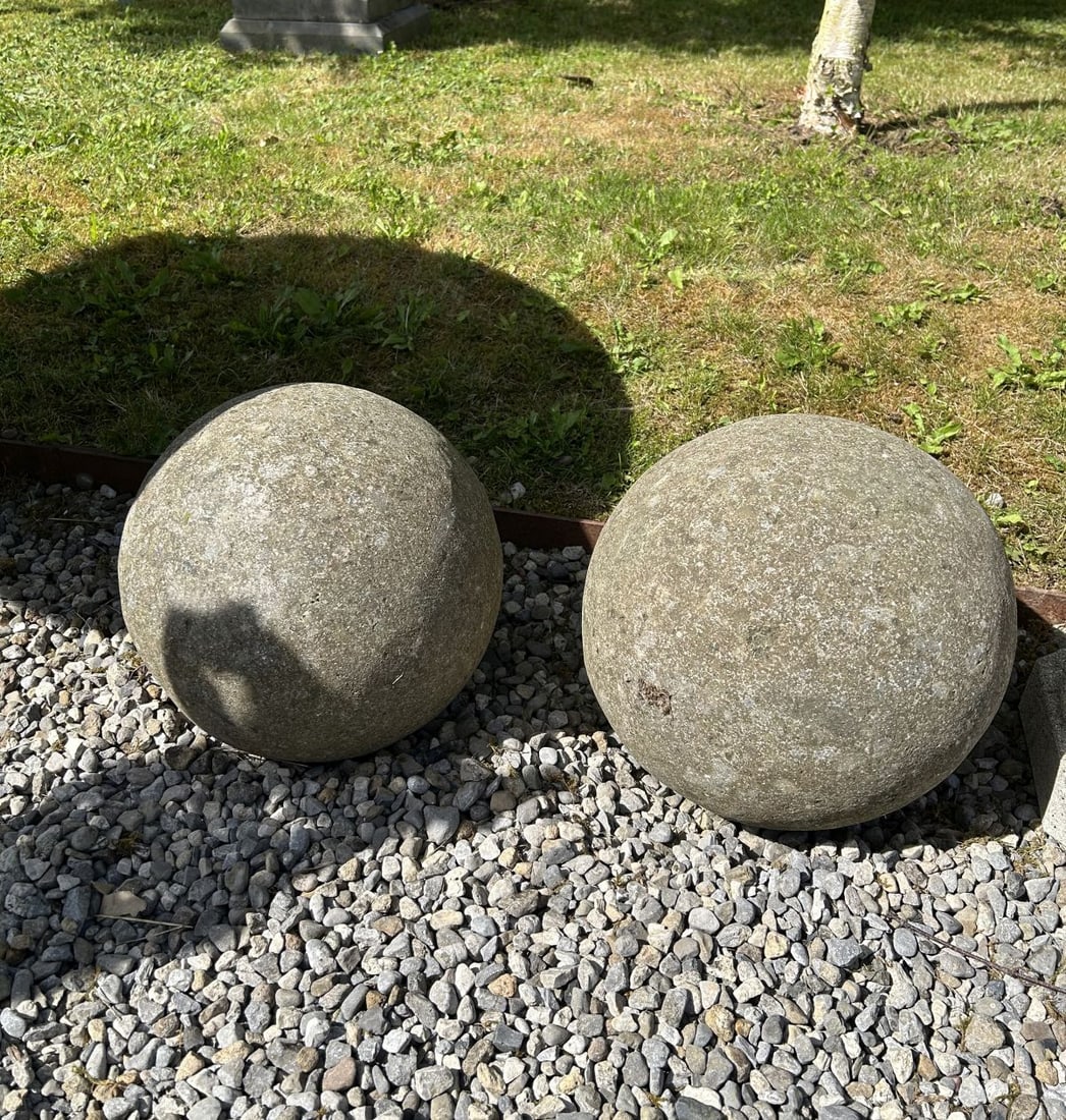SET OF FOUR COMPOSITE STONE GARDEN SPHERES (1 of 1)