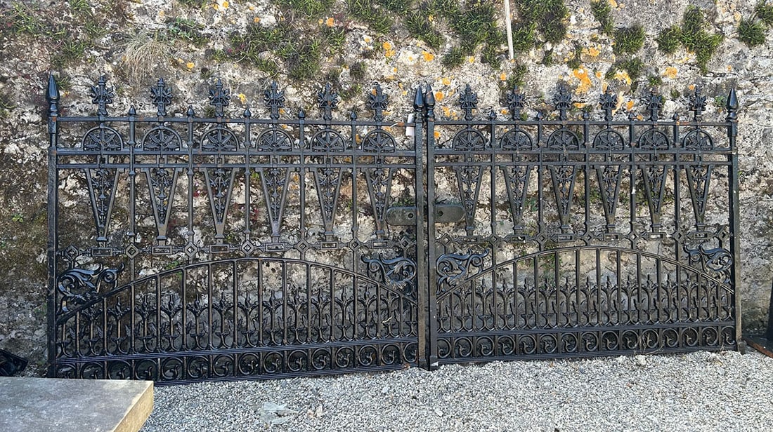 PAIR OF CAST IRON ENTRANCE GATES WITH GATE POSTS (1 of 1)