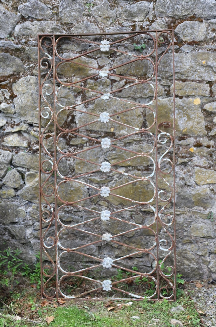 LARGE 19TH-CENTURY WROUGHT IRON RAILING (1 of 2)