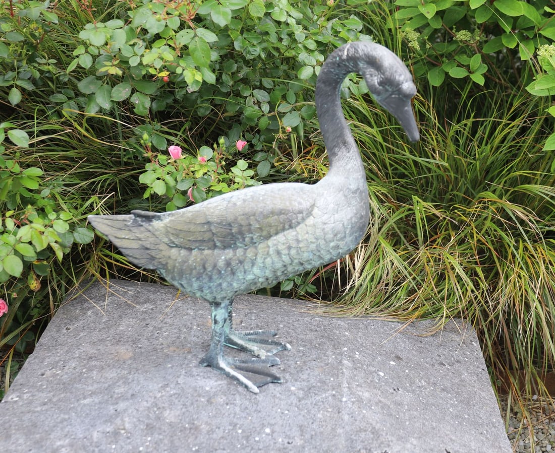 ZINC DUCK GARDEN ORNAMENT (1 of 3)