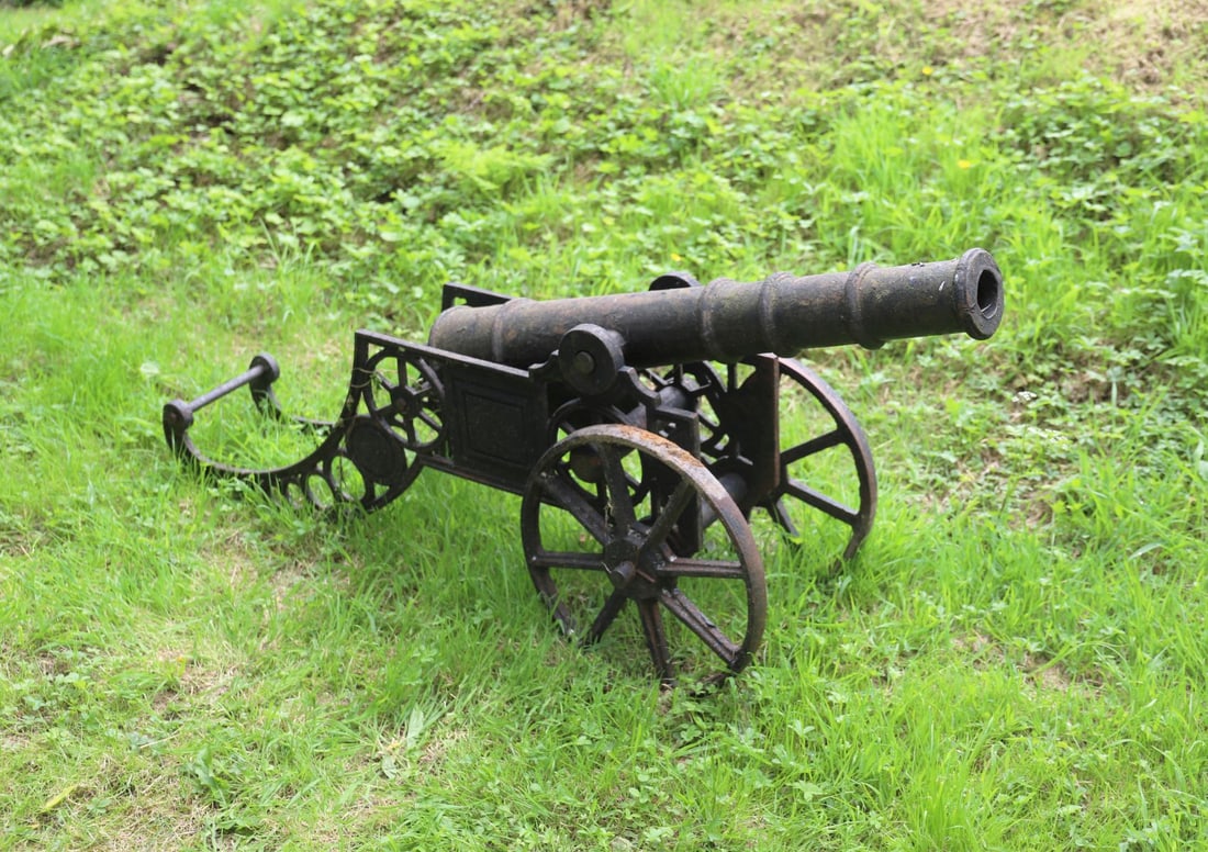 CAST IRON CANNON (1 of 3)