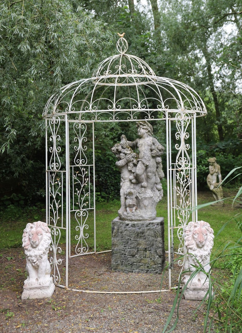 DECORATIVE WHITE PAINTED IRON GARDEN GAZEBO (1 of 4)