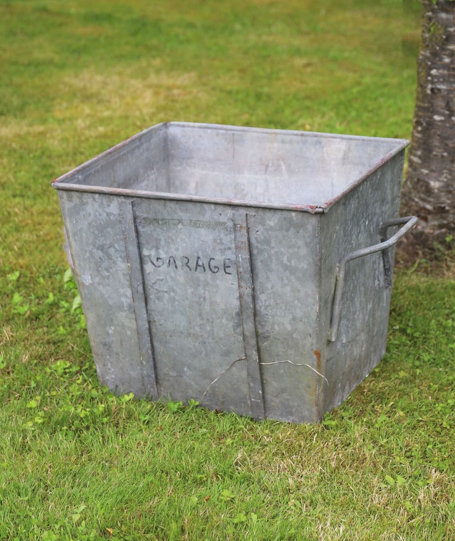 MILITARY GALVANISED STORAGE BIN: Large galvanised metal military storage bin of rectangular form with carrying handles to either side.