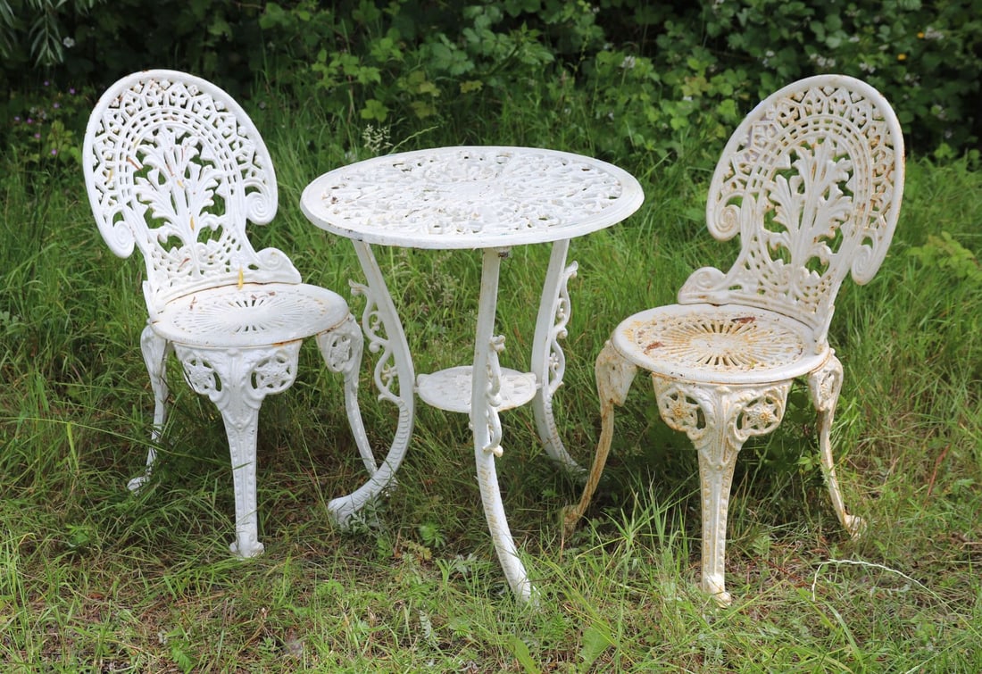 3-PIECE CAST IRON PATIO SET (1 of 3)