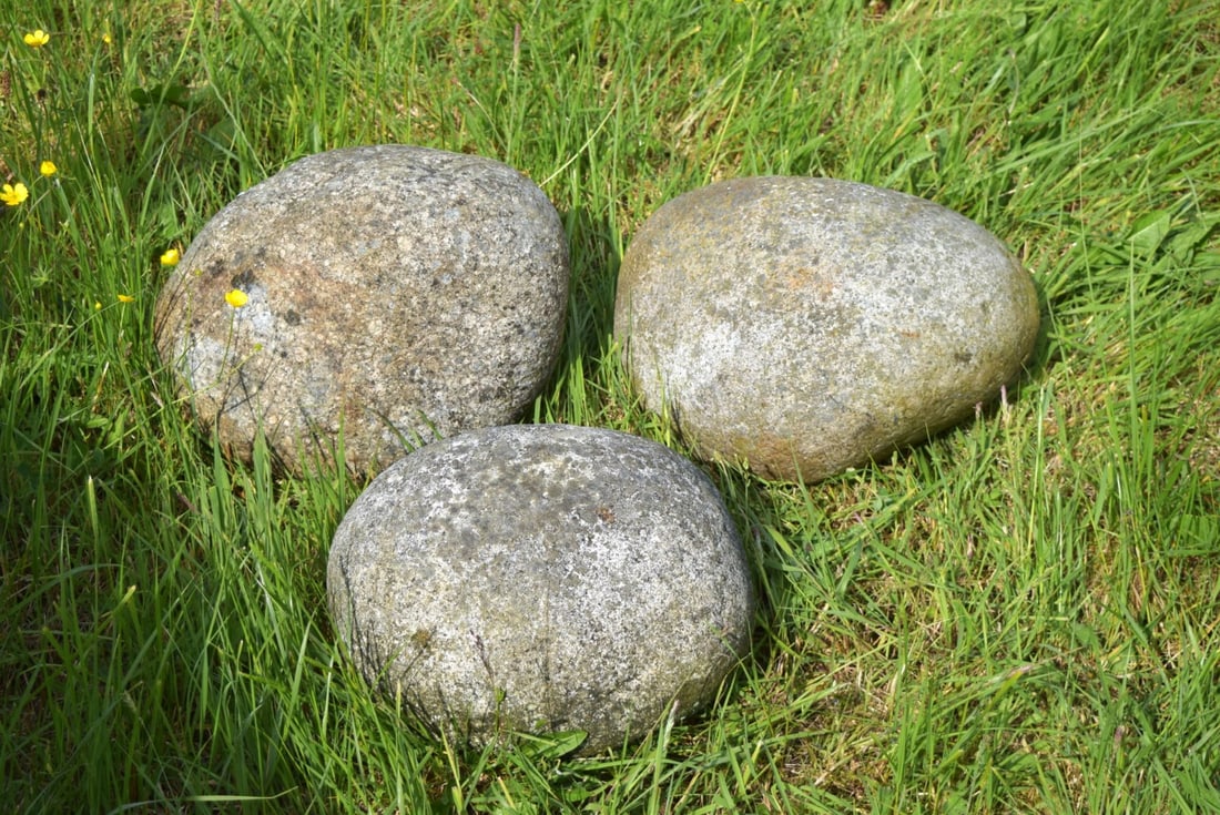 GROUP OF THREE DECORATIVE ROCKS (1 of 2)