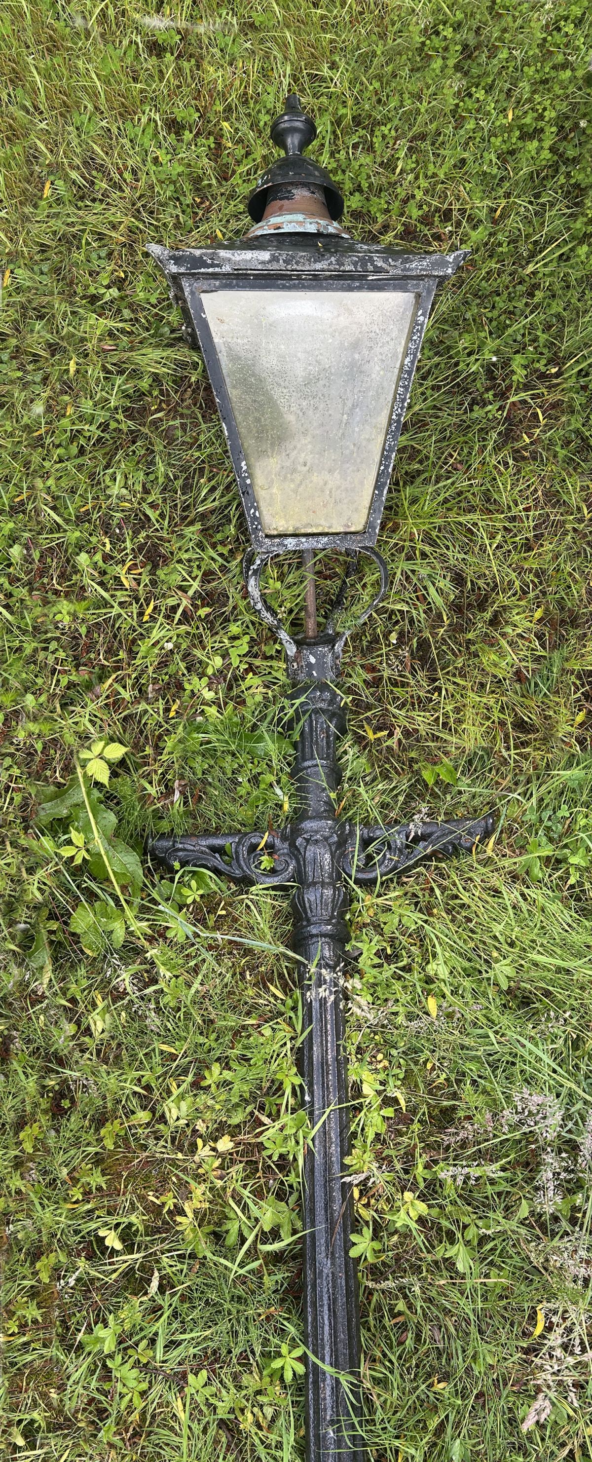 VICTORIAN CAST IRON LAMP STANDARD (1 of 1)