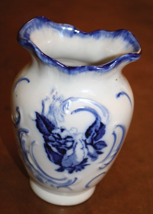 Staffordshire ironstone vase: Staffordshire ironstone vase 15 cm. high
