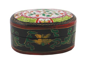 Chinese Qing period lacquered papier mache and: Chinese Qing period lacquered papier mache and porcelain oval box 12 cm. wide