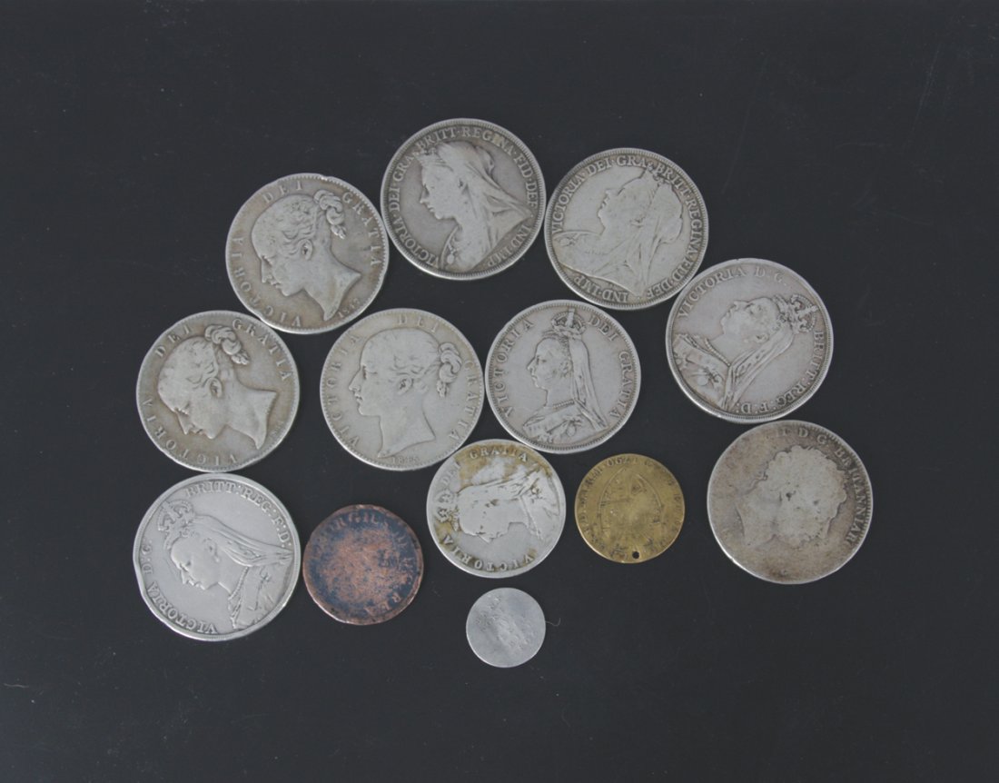 Collection of silver coins: Collection of silver coins 1847, 1844, 1845, 1889, 1895, 1898, 1891, Half crown: 1887, 1890 Tokens x 3 Crown: worn (1818 - 1820)