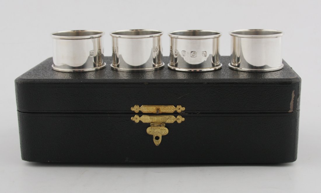 Cased set of four silver napkin rings, circa 1901: Cased set of four silver napkin rings, circa 1901 Dublin, circa 1990s