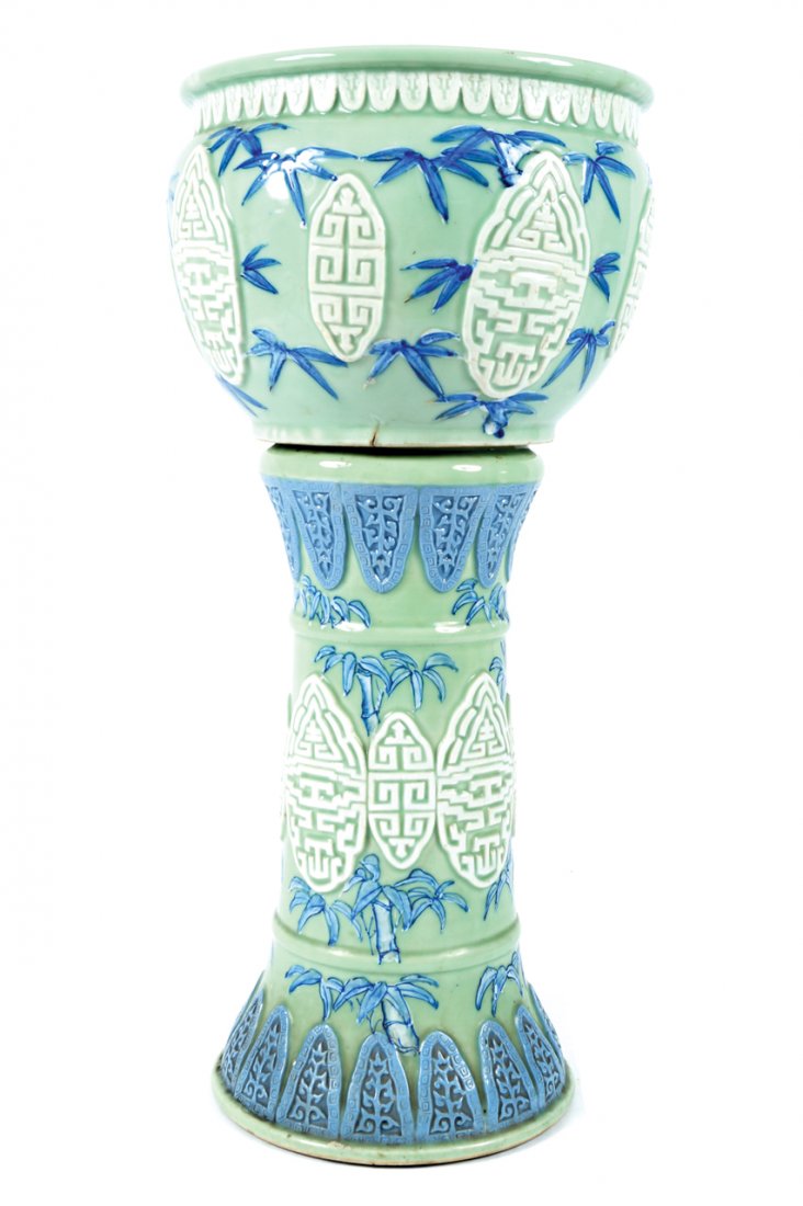 Nineteenth-century Chinese porcelain jardiniere on (1 of 5)