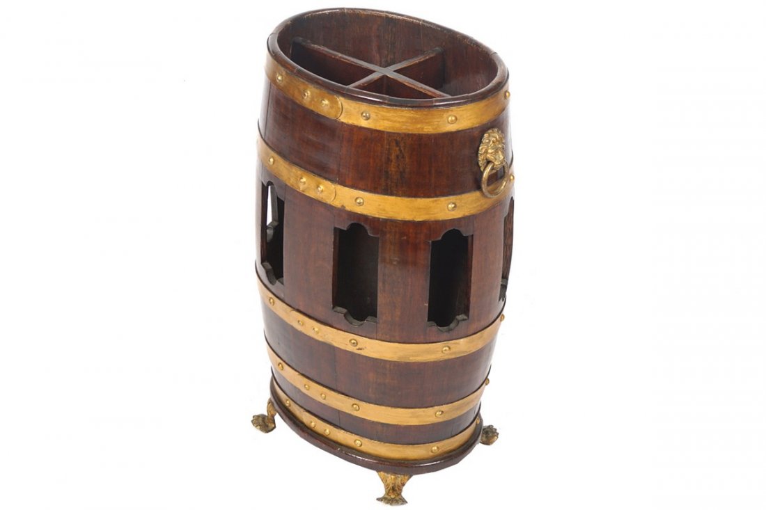 NINETEENTH-CENTURY METAL BOUND OVAL SHAPED  BARREL (1 of 1)