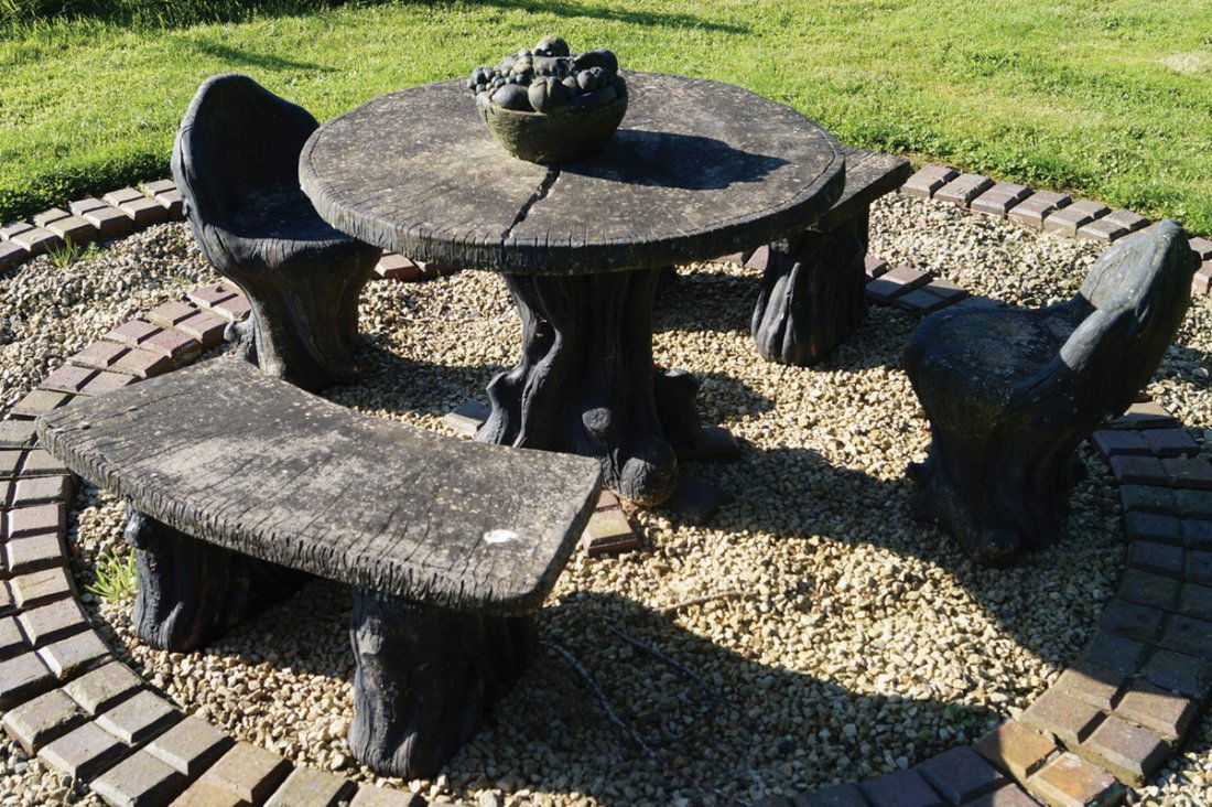 PATIO SUITE: PATIO SUITE circular garden table, 2 stools and 2 garden benches