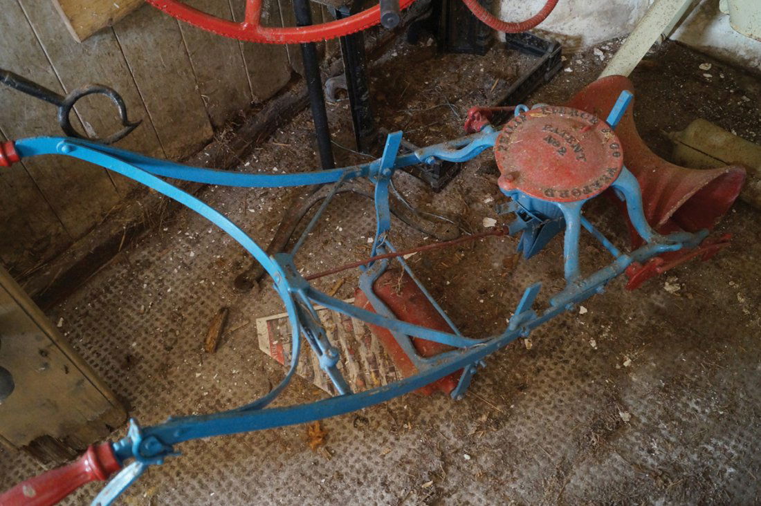 CAST IRON SEEDER: CAST IRON SEEDER Wexford