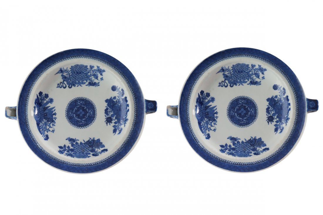 PAIR OF BLUE AND WHITE CHINESE EXPORT PLATE WARMERS, QI (1 of 1)