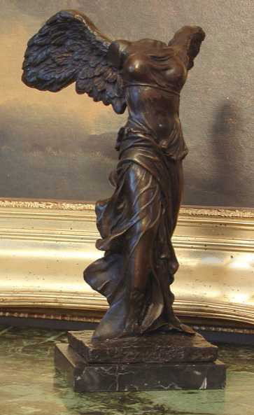 WINGED VICTORY OF SAMOTHRACE BRONZE SCULPTURE: WINGED VICTORY OF SAMOTHRACE BRONZE SCULPTURE - HIGH QUALITY - MUSEUM BROWN PATINA - VERY WELL MAINTAINED - MINT - 11"HX7"WX7"D