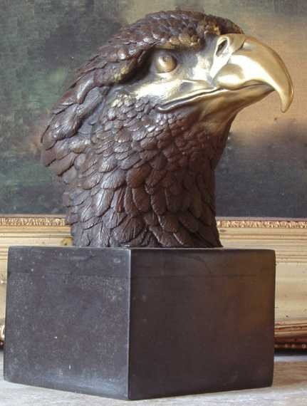 "BALD EAGLE" Bronze Bust: BALD EAGLE BRONZE BUST - HIGH QUALITY - MUSEUM BROWN PATINA - VERY WELL MAINTAINED - MINT - 10HX8.5WX5.5D - LOST WAX CAST BRONZE - MUSEUM QUALITY