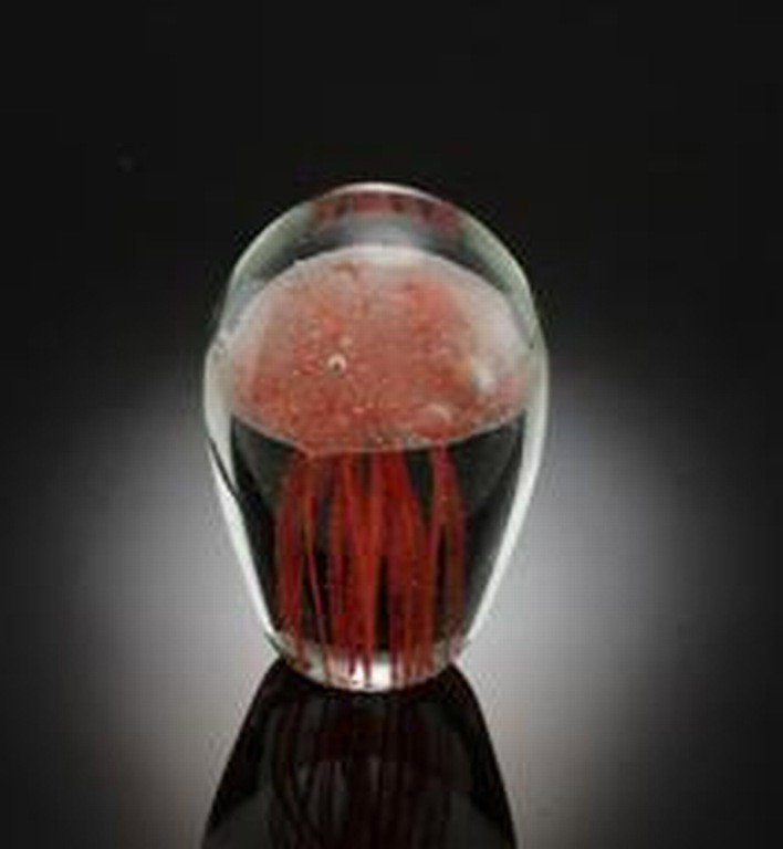 ART GLASS RED JELLYFISH GLOW IN THE DARK : BEAUTIFUL RED ART GLASS JELLYFISH - GLOW IN THE DARK - 4.5"H - HAND CRAFTED