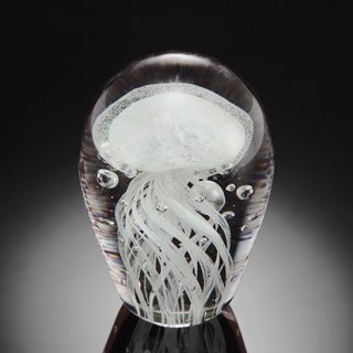 ART GLASS PURPLE JELLYFISH GLOW IN THE DARK : ART GLASS PURPLE JELLYFISH GLOW IN THE DARK - 4"H X 3"W X 3"D - HAND CRAFTED