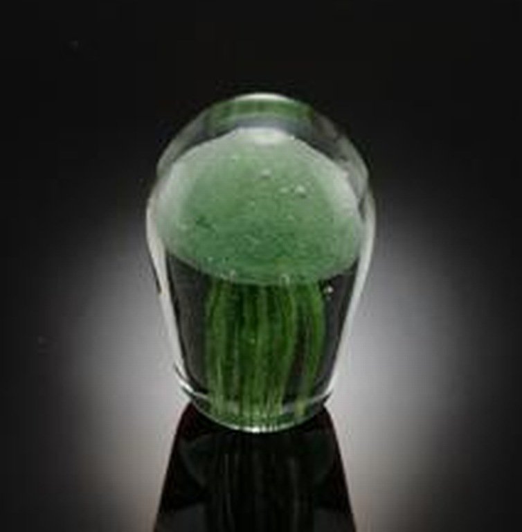 ART GLASS GREEN JELLYFISH GLOW IN THE DARK : BEAUTIFUL GREEN ART GLASS JELLYFISH - GLOW IN THE DARK - 4.5"H - HAND CRAFTED