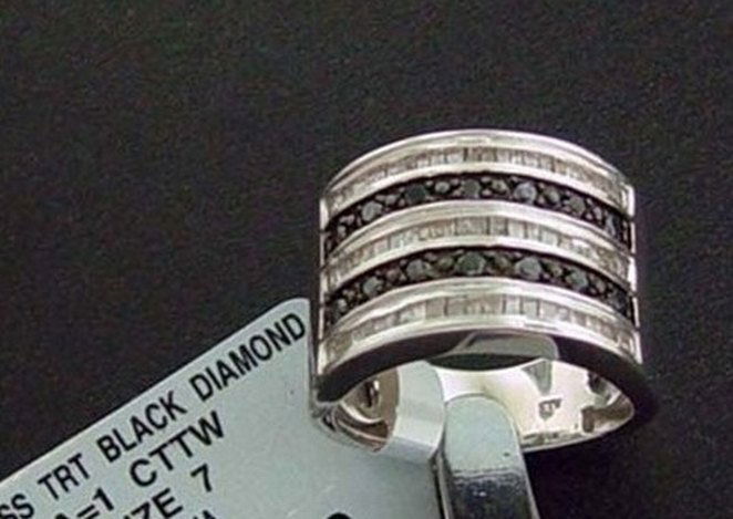 1 CTW. BLACK & WHITE DIAMOND STERLING BAND RING: 1 CTW. GENUINE BLACK AND WHITE DIAMOND WIDE BAND RING IN .925 STERLING SILVER - SIZE 7