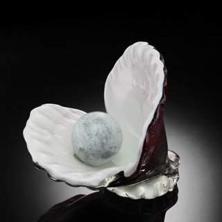 ART GLASS OYSTER SHELL WITH PEARL: ART GLASS OYSTER SHELL WITH PEARL - 6"H x 6.5"W x 5.5"D - HAND CRAFTED