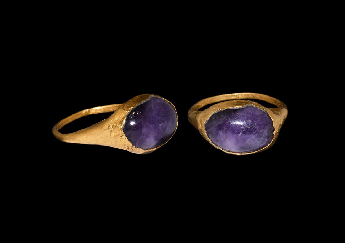 Roman Gold Ring with Amethyst Cabochon (1 of 1)