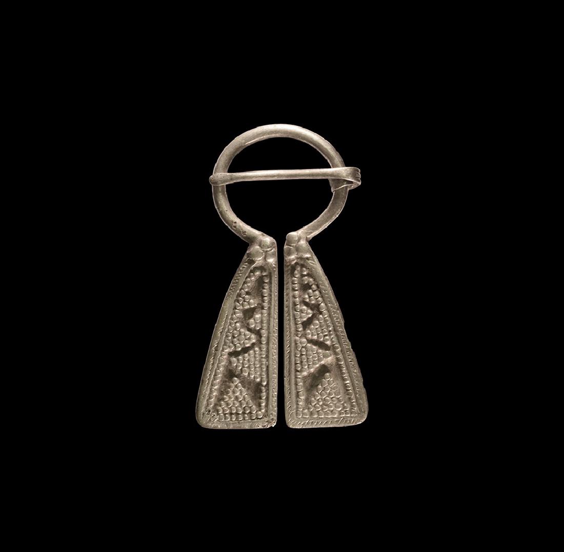 Viking Omega Penannular Brooch (1 of 1)