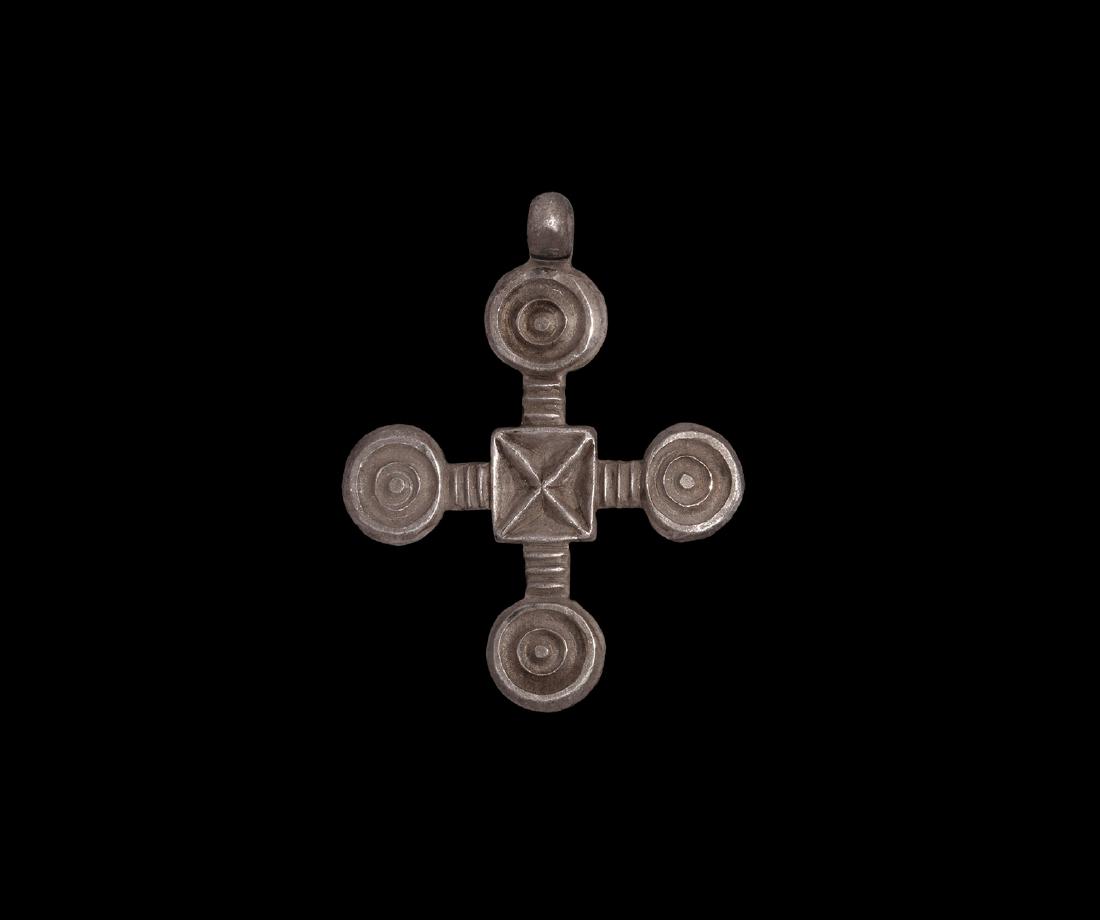 Post Medieval Silver Cross Pendant (1 of 1)