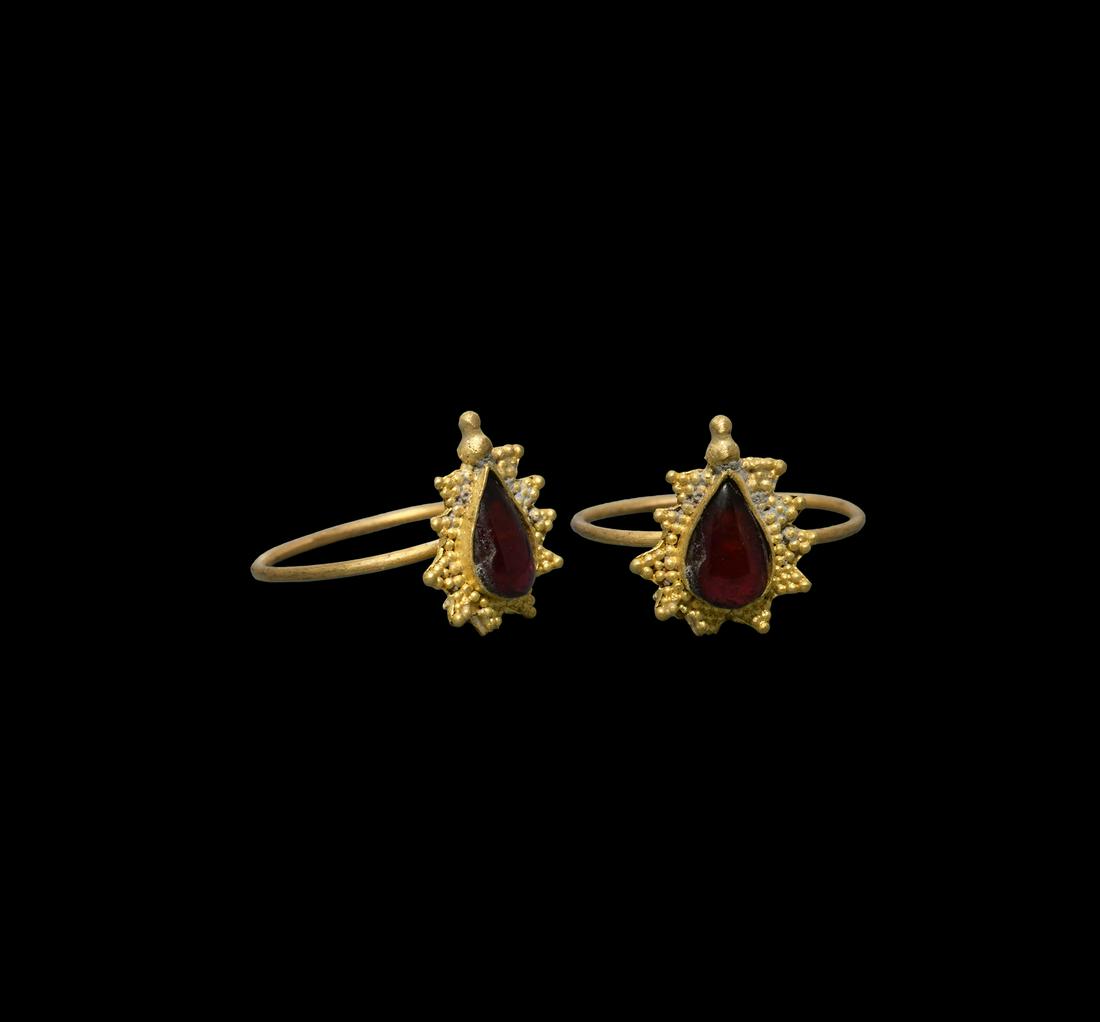 Medieval Gold Ring with Teardrop Garnet (1 of 1)