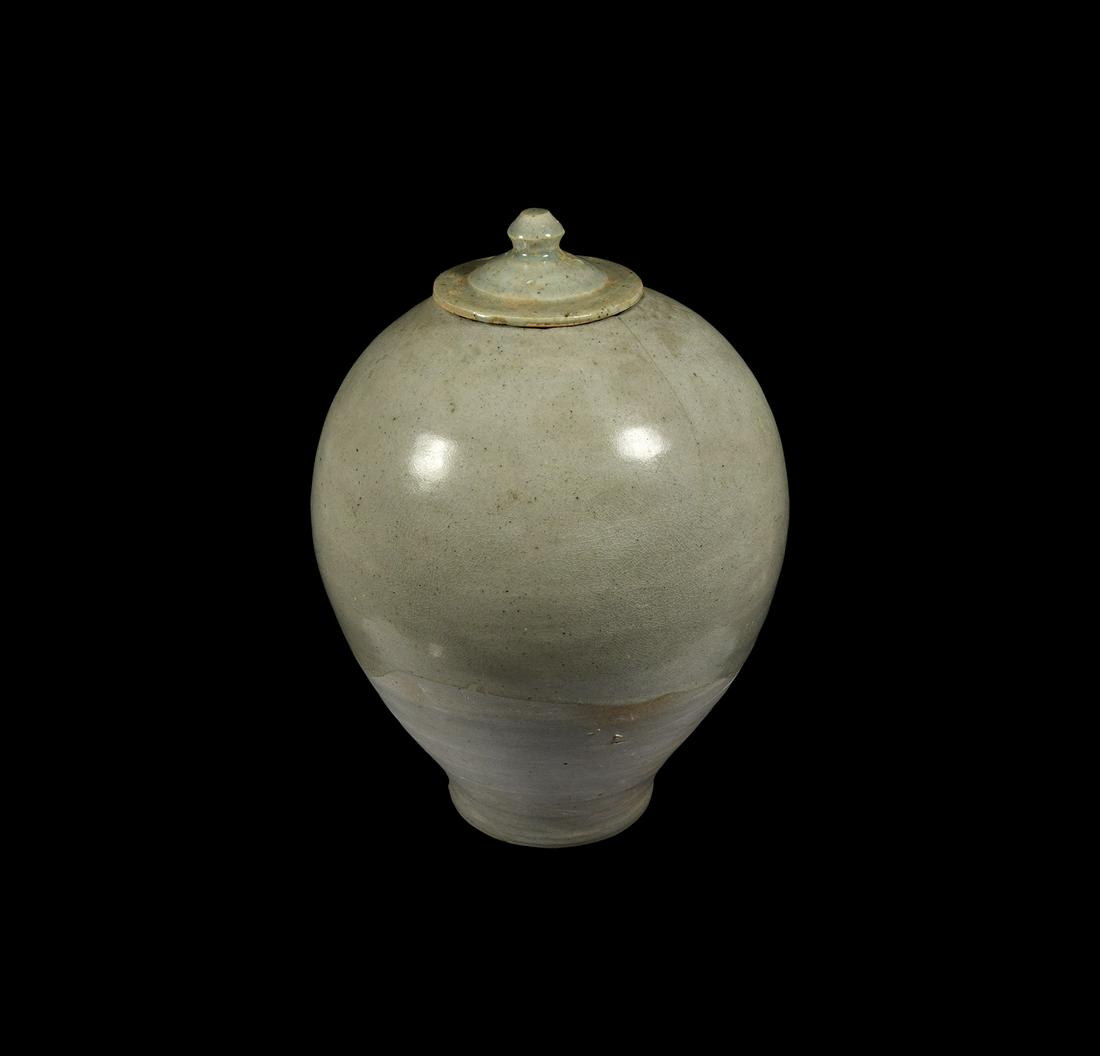 Chinese Tang Whiteware Jar (1 of 1)