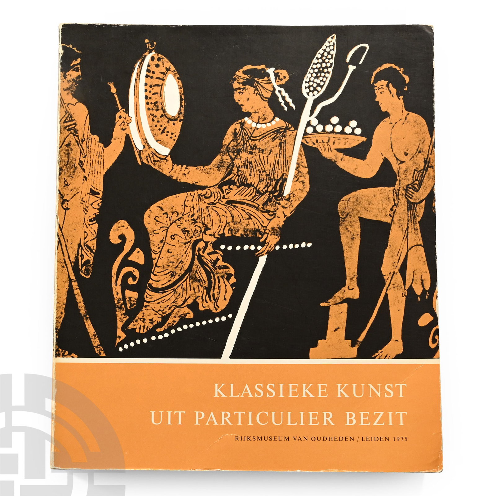 Klassieke Kunst uit Particulier Bezit - Rijksmuseum van Oudheden: 1975 A.D. Leiden, 1975, card covers, monochrome images. 1.14 kg, 19 x 22.5 cm (7 1/2 x 8 7/8 in.). [No Reserve] Property of a North West London gentleman.