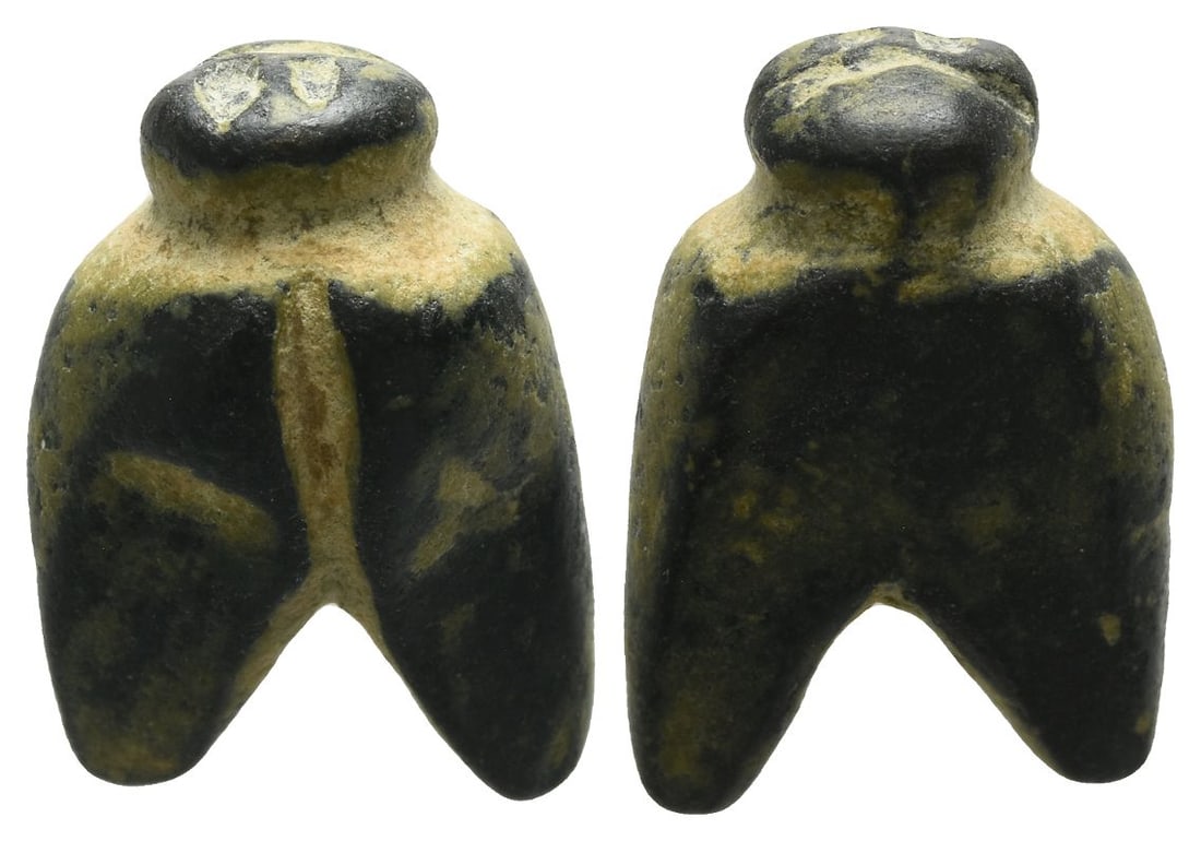 Levant & the Near East Zoomorphic Bronze Weight of 1 Qedet.: Iron Age, circa 1100-900 BC. Bronze weight in the shape of a stylistic housefly with flat base. Cf. Hendin, Ancient Scale and Weights, 170 (1/2 Qedet); cf. ?ünz Zentrum Auktion XLV, Teil III, 67 (4/1