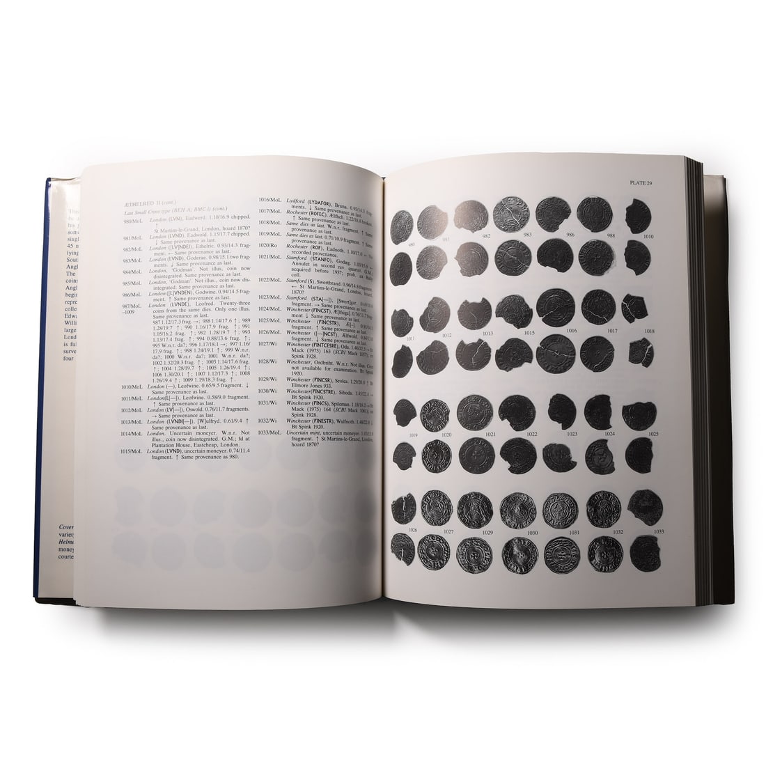 Sylloge of Coins of the British Isles 42 - South-Eastern Museums - Ancient British, Anglo-Saxon, and: 1992 A.D. A.J.H. Gunstone - Oxford, 1992, hardback with dustwrapper, 208 pp; new. 903 grams, 25.5 x 19.6 cm (10 x 7 3/4 in.). [No Reserve] Property of a North London, UK, gentleman. TimeLine Auctions 
