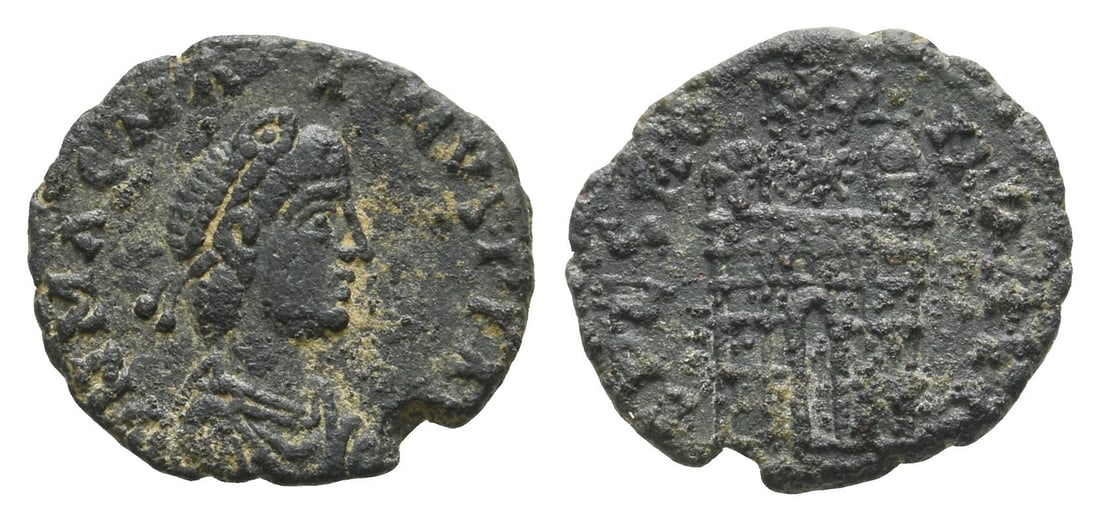 Magnus Maximus AE Minimus: Magnus Maximus AE Minimus. AD 383- 388. Arelate mint. D N MAG MAXIMVS P F AVG, pearl-diademed, draped and cuirassed bust to right / SPES ROMANORVM, camp gate with star between its two turrets; [PCON] 