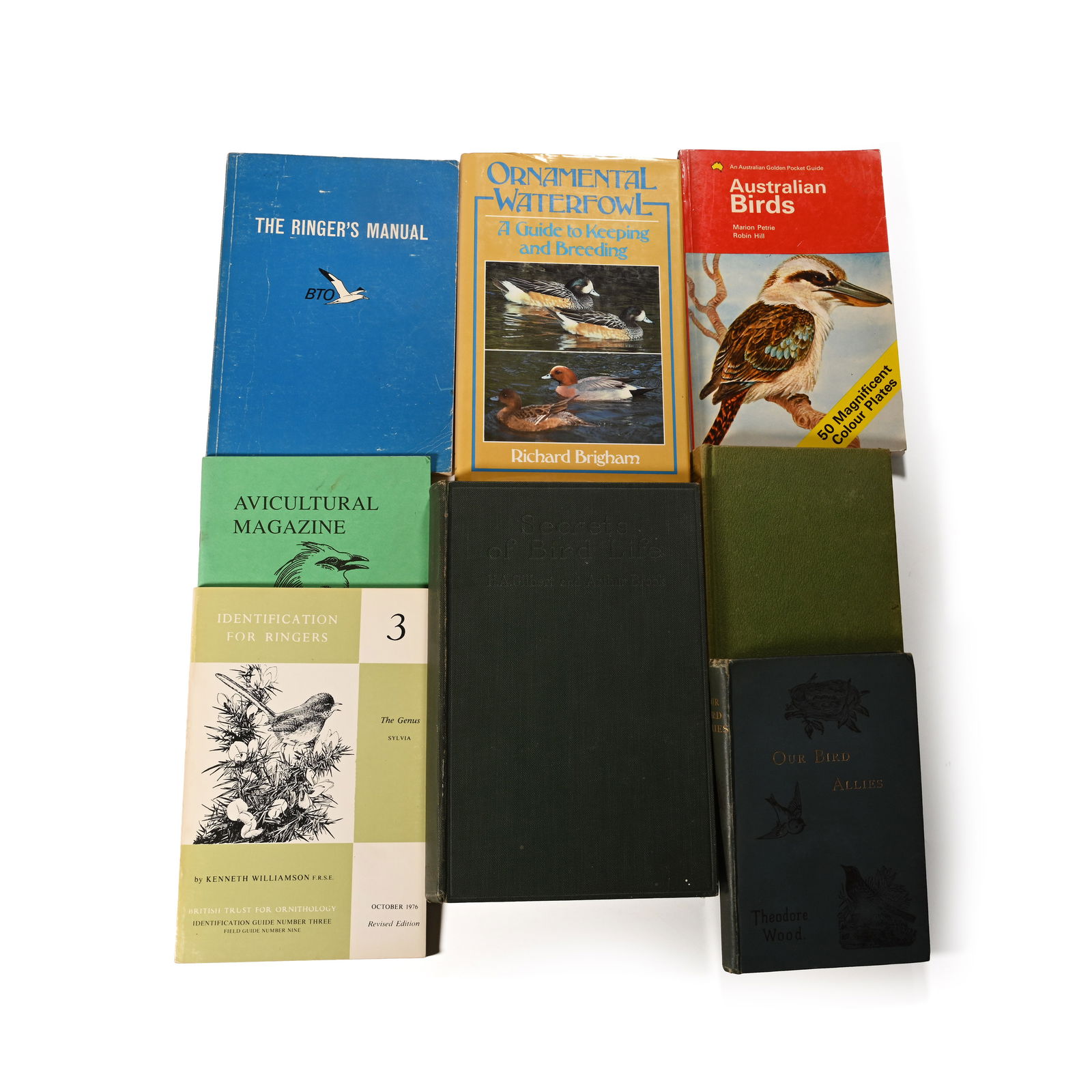 Books on Birds - 8 Titles: 1887-1990 A.D. H.A. Gilbert & A. Brook - Secrets of Bird Life - London, 1926 reprint, hardback with cloth covers, 203 pp, monochrome plates; R. Brigham - Ornamental Waterfowl - Blandford, 1990, hardba