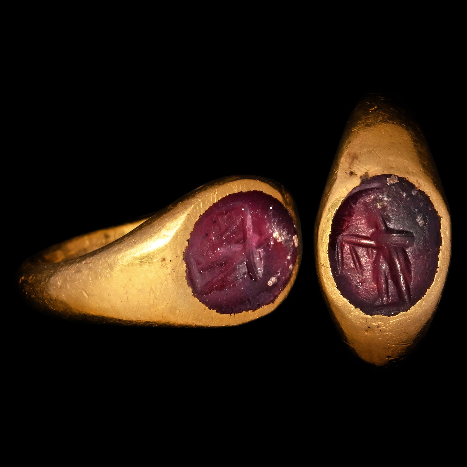 Roman Child's Gold Ring with Figural Gemstone (1 of 1)