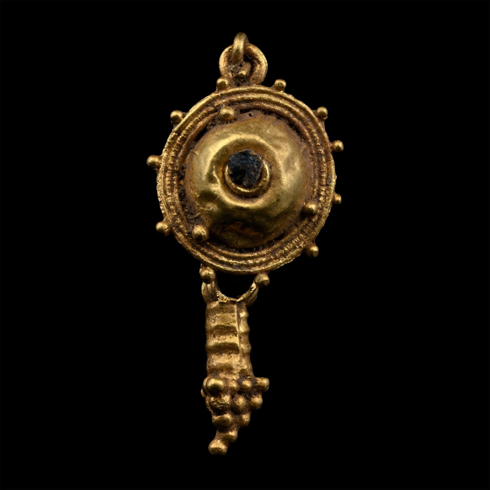 Roman Gold Earring (1 of 1)
