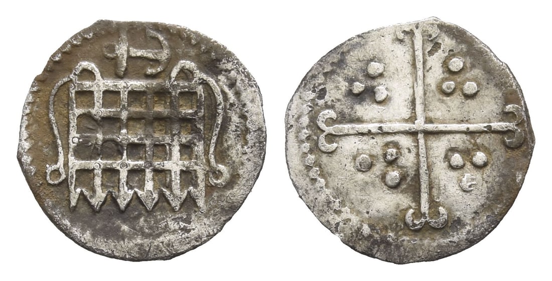 England. Tudor, Elizabeth I AR Halfpenny.: Struck 1598-1600. Tower (London) mint; i.m: anchor. Portcullis; anchor above / Cross moline; triple pellets in quarters. Withers V 1n; North 2018; SCBC 2581. 0.16gr, 11mm, 1h. Very Fine. Toned. From t