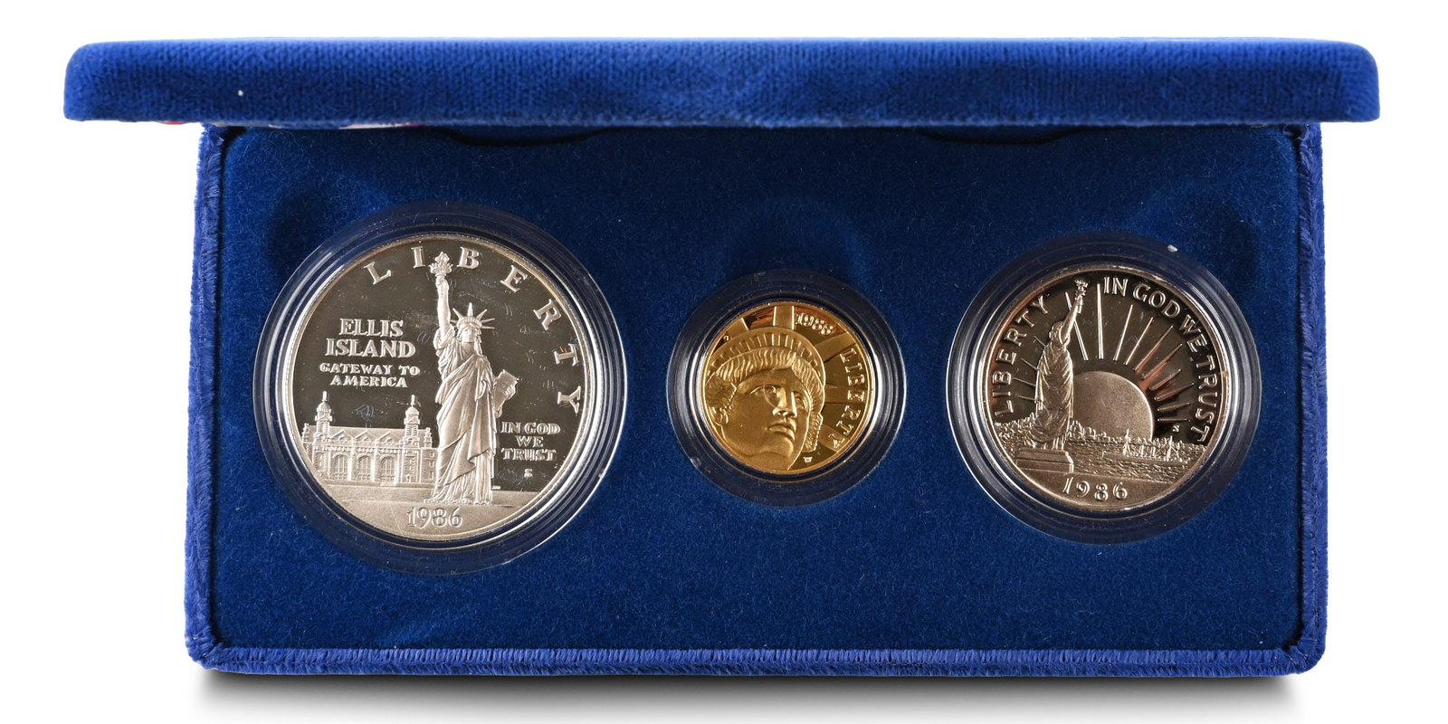 United States of America. Set of AV Five Dollars, AR Dollar and AR Half Dollar.: Dated 1986. Commemorative issues of the Statue of Liberty. Commemorative issue of the Statue of Liberty Centennial. 1986 LIBERTY W, close view of the face and crown of the statue of Liberty / UNITED S
