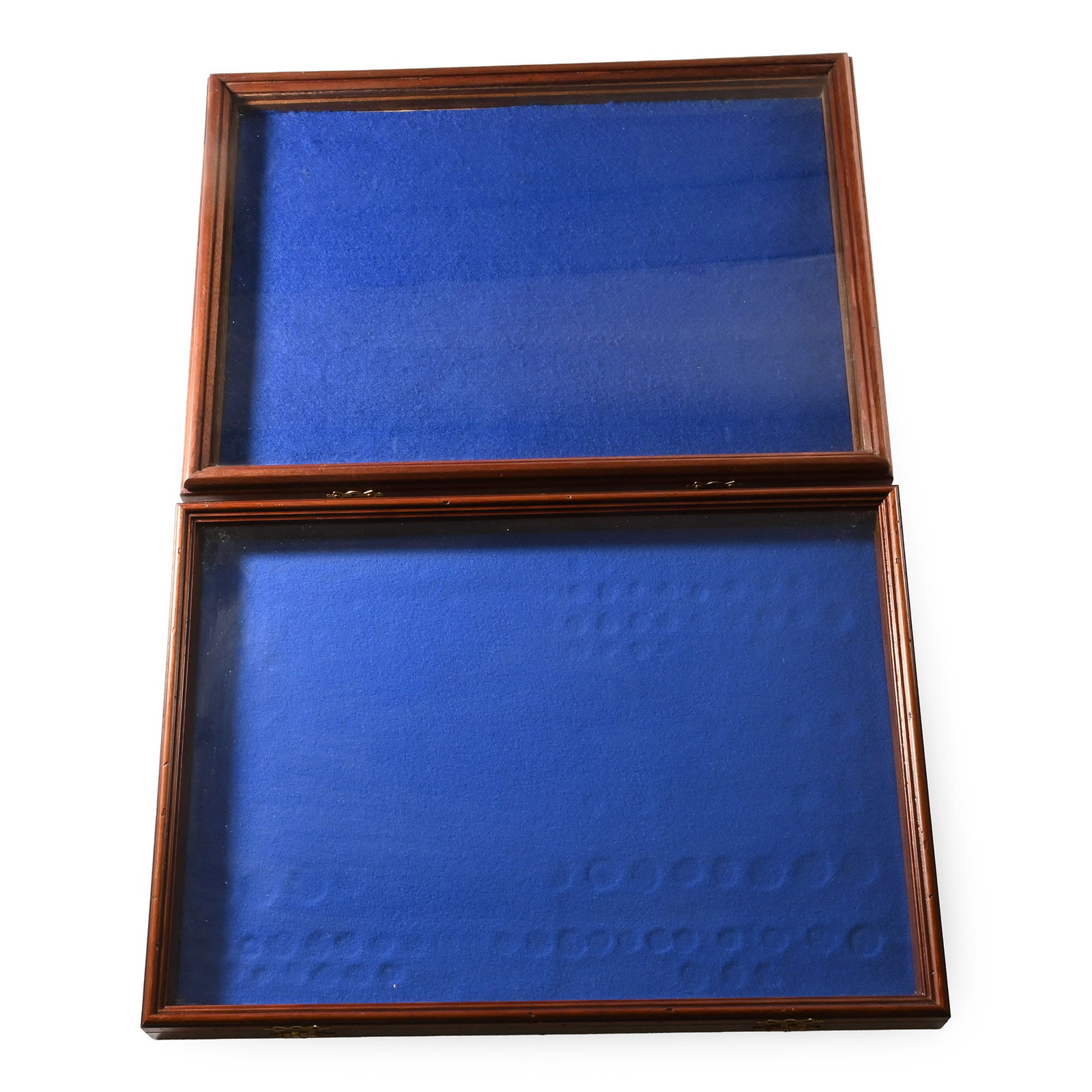 Group of Two [2] Large Felt-Lined Display Cases: 20th century AD. Comprising two large wooden cases with brass fittings, blue felt lining, and a glazed lid. 4.17 kg total, 51 x 37 cm each (20 x 14 1/2 in.). [2, No Reserve] From the private collectio