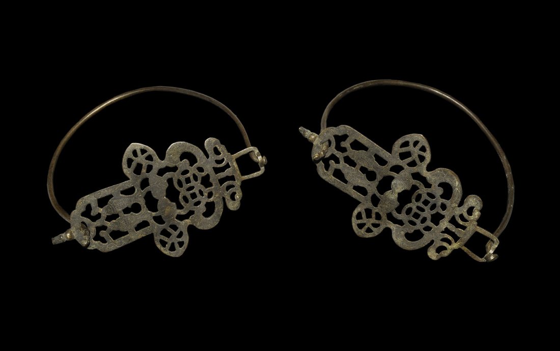Chinese Style Bronze Openwork Plaque with Key-Keeper: A group of two undated archaistic cast openwork plaques each with articulating ends, round-section key-keeper. 216 grams total, 16 cm each (6 1/4"). Property of a London collector, acquired early 1990