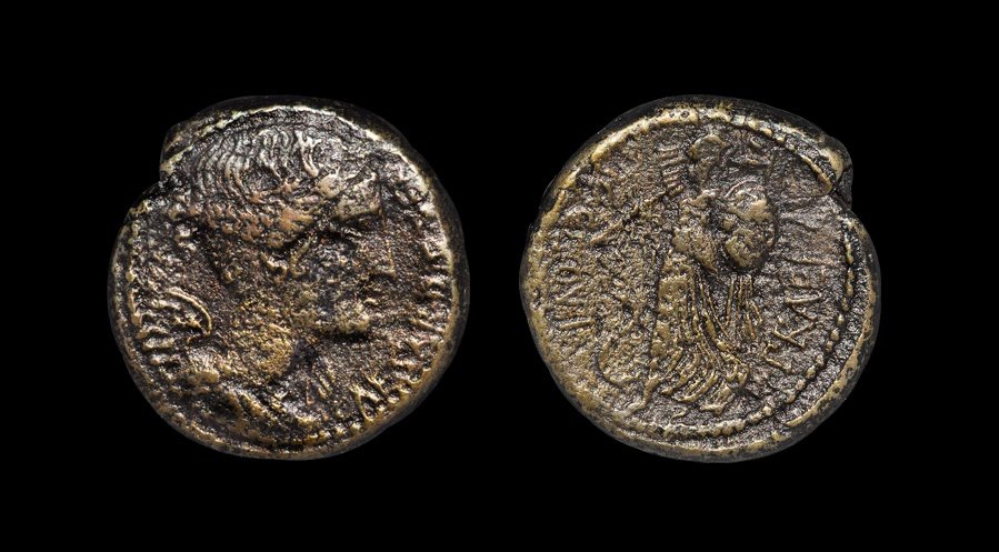 Ancient Roman Imperatorial Coins - Julius Caesar - C.: 45 BC. Obv: winged and draped bust of Victory right; star behind head, CAESAR DIC TER legend upwards to right. Rev: C CLOVI PRAEF legend with Minerva advancing left, holding trophy, spear and shield; 