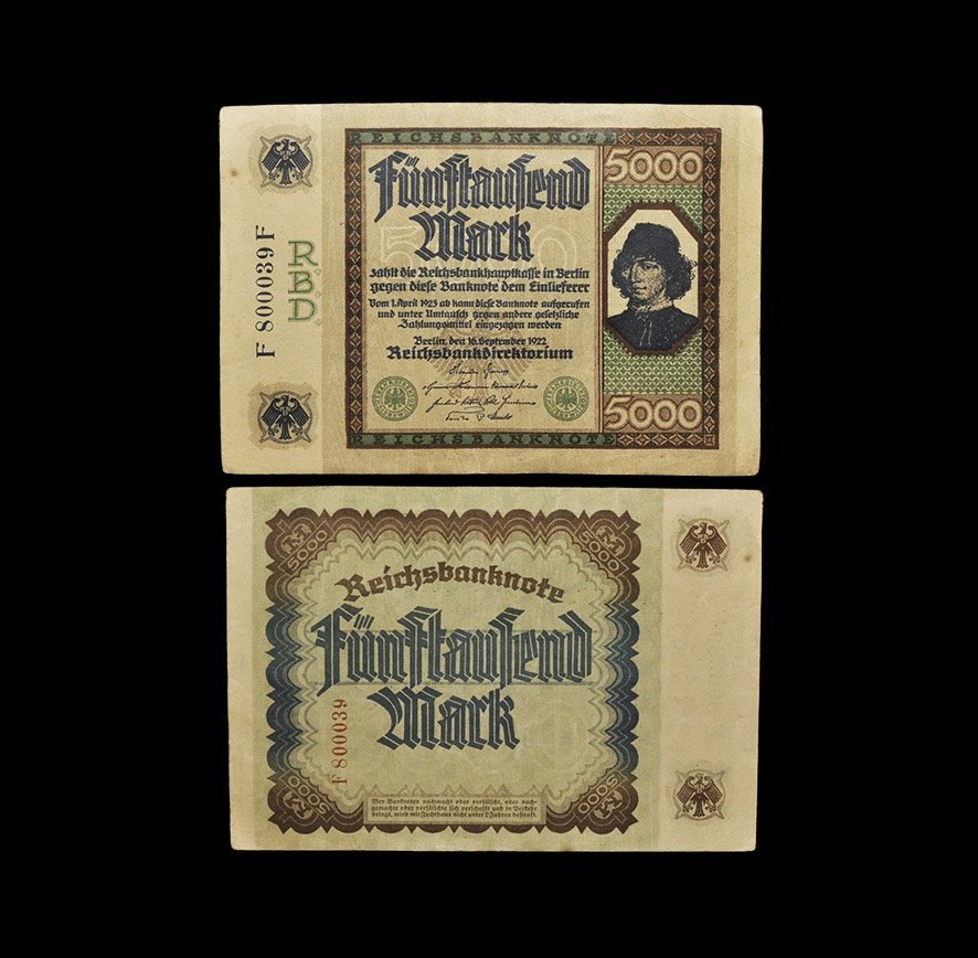 World Banknotes - Germany - Weimar Republic - 1922 -: Dated 16 September 1922, third issue, serial number F800039F. Obv: portrait of Spinelli and text; blue and brown on gray and green. Rev: geometric design; blue and brown on gray end green. 130 x 90mm.