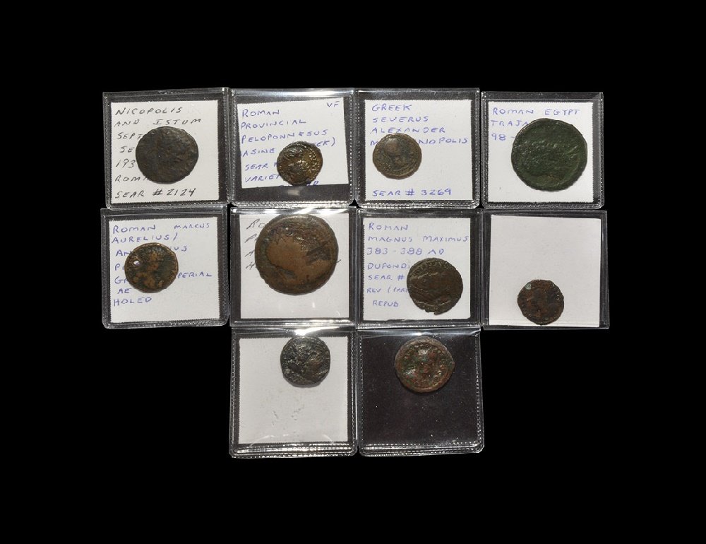 Ancient Roman Provincial Coins - Various Issues -: 2nd-4th century AD, group comprising: Magnus Maximus, Antoninus Pius, Trajan (Egypt), Severus Alexander (Marcianopolis), Septimius Severus (Nicopolis & Istum) and others; in plastic packets; sopme wit