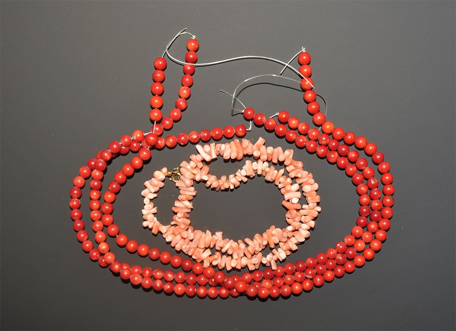 Vintage 'Coral' Bead String Group (1 of 1)