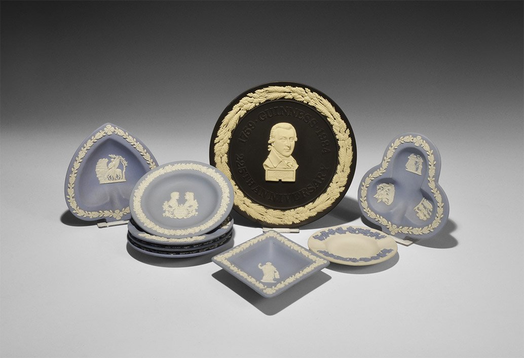 Vintage Wedgwood Jasperware Guiness Commemorative Plate (1 of 1)